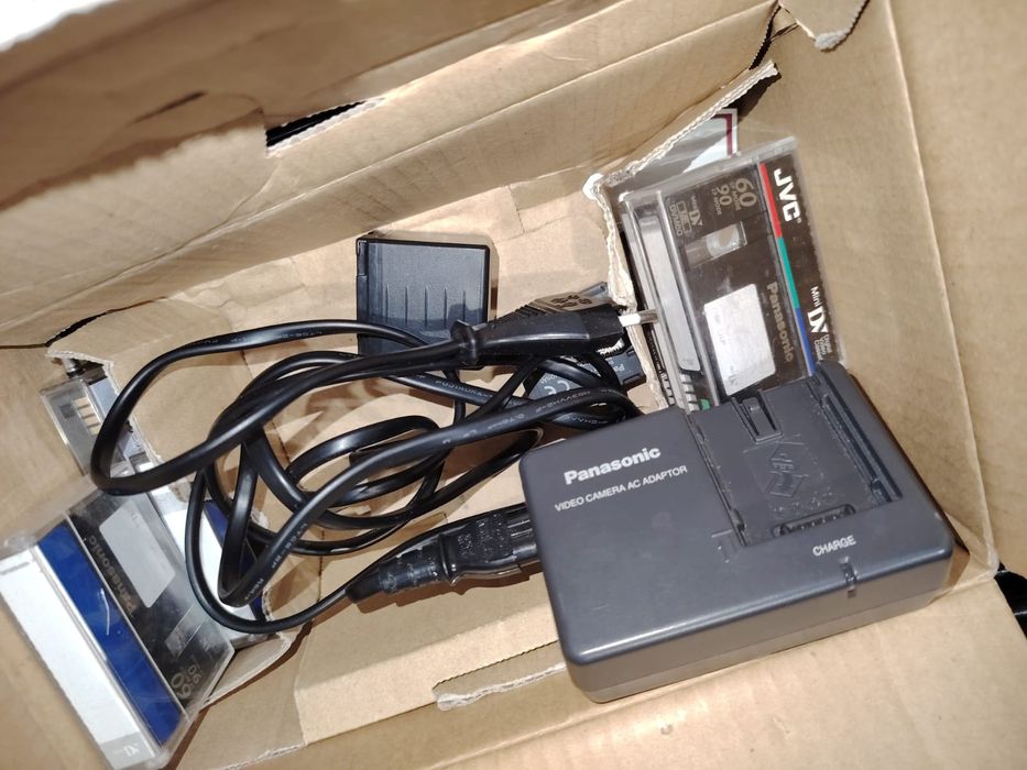 Видео камера и дивиди