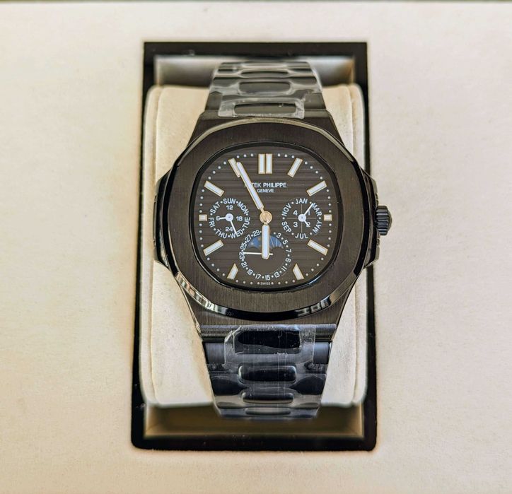 Patek Philippe Nautilus Perpetual Calendar с автоматичен механизъм