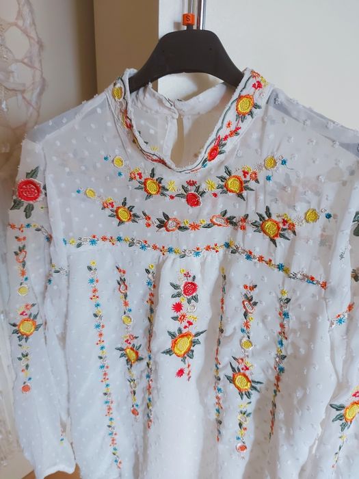 Блуза мотиви цветя