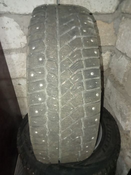 Шины с дисками в идеальном состояние.