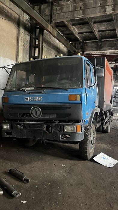 Продам мусоровоз донфенг рабочий