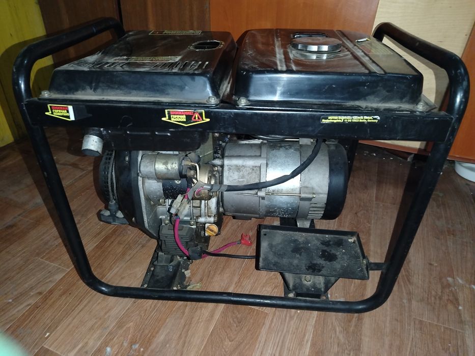 Продам генератор дизельный.