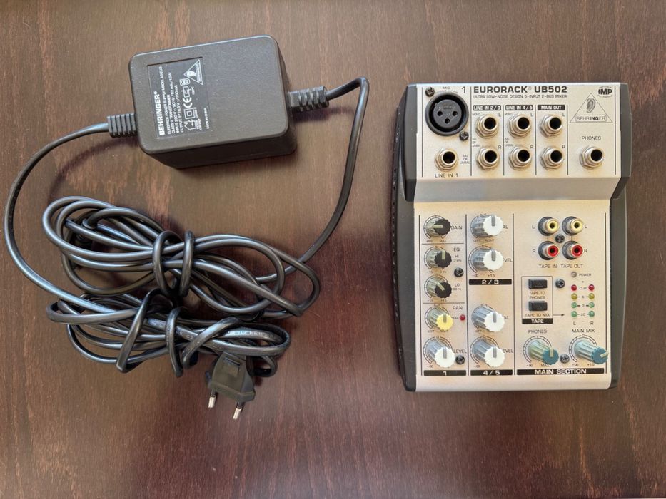 Миксер Behringer Eurorock UB502