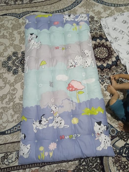 Bolalar uchun xar xil turdagi matraslar yostiqlar va toshaklar