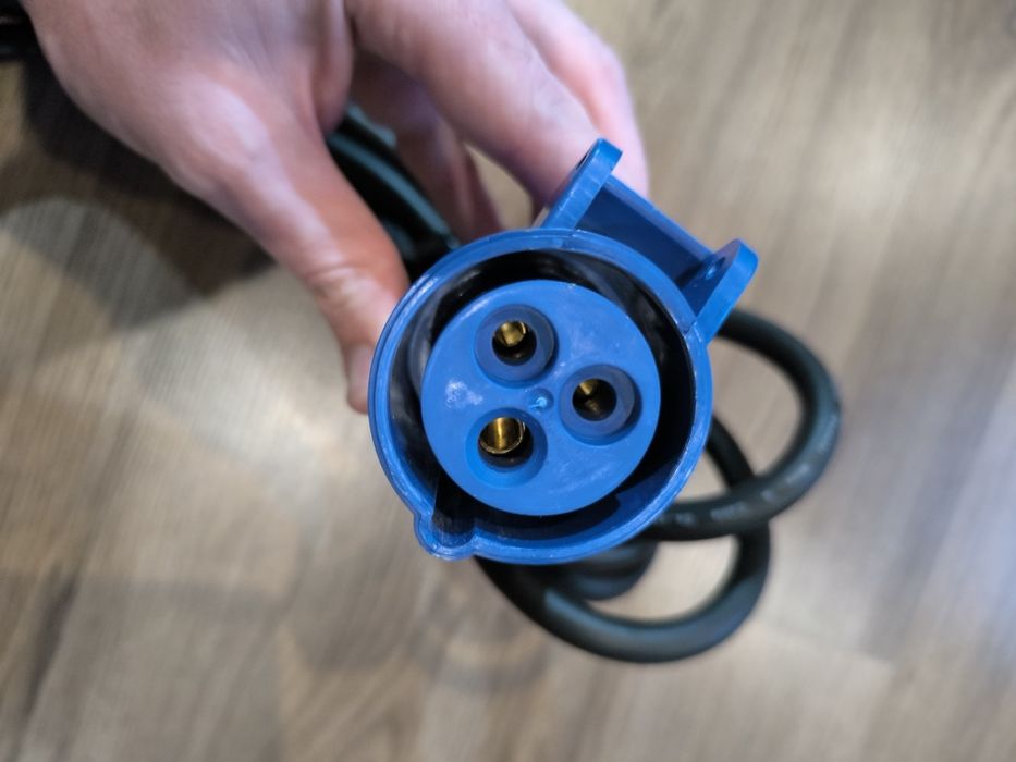 Захранващ кабел за каравана- кемпер