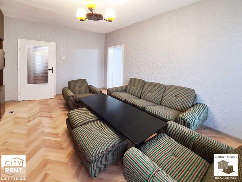 104987 Апартамент с три помещения, в широкия център на Велико Търново