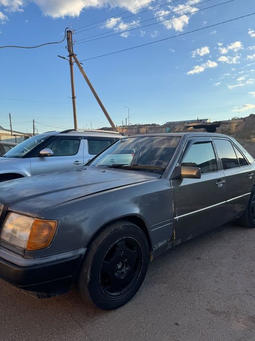 Мерседес W124 2.8