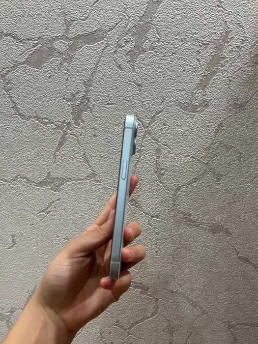 iPhone 15. 128 гб