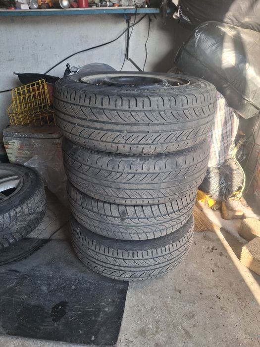 Продам резину на 15/195