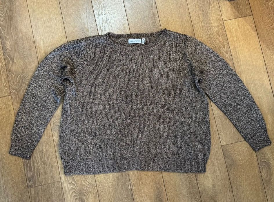 Пуловери и блузи