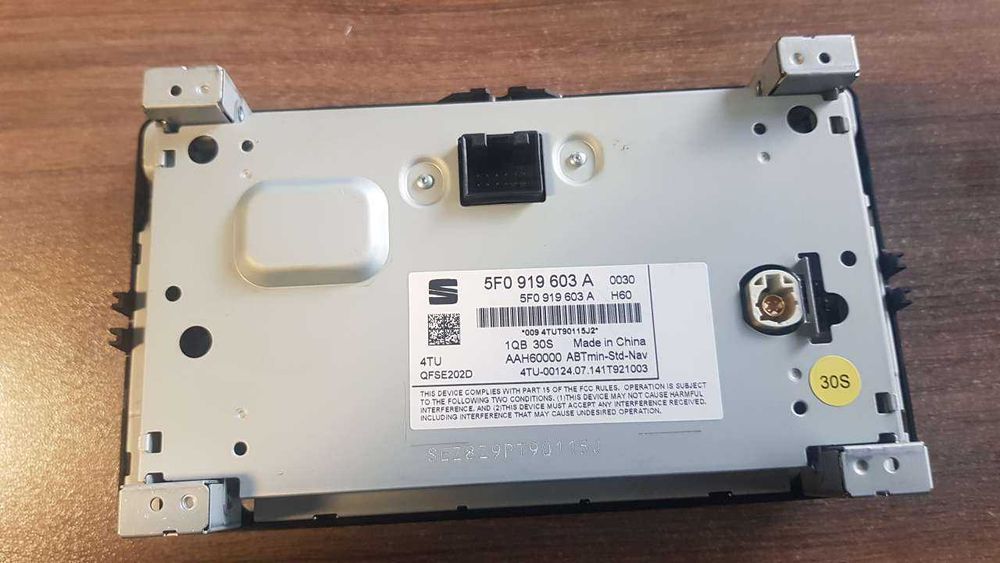 Монитор с номер  5F0919603A SEAT