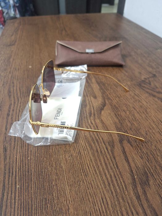 Ochelari de dama FENDI.