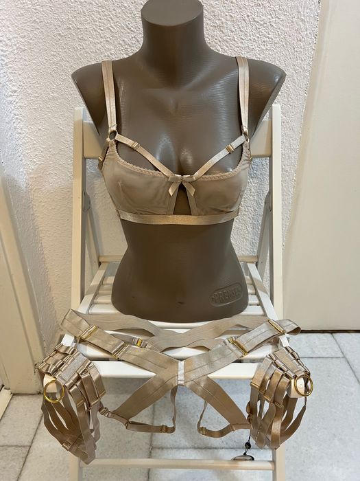 Продавам еротично бельо.Три части.Ново 011