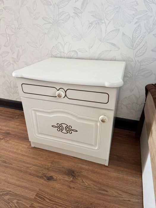 Шкаф с комодом и тумбой Б/у.