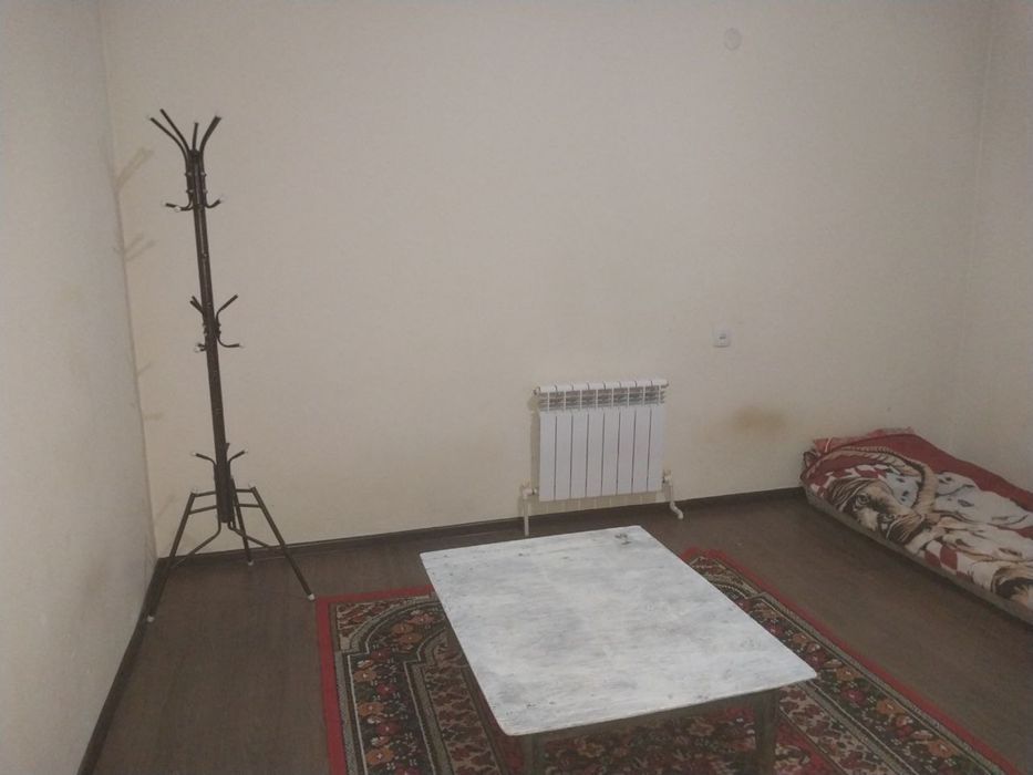 Srochno.  Uy sotiladi 2 xonali