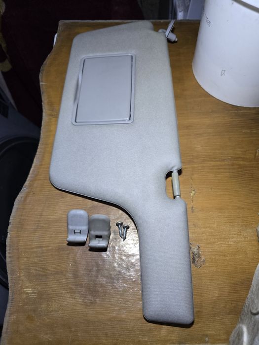 Козырек на мазда премаси  с зеркалом