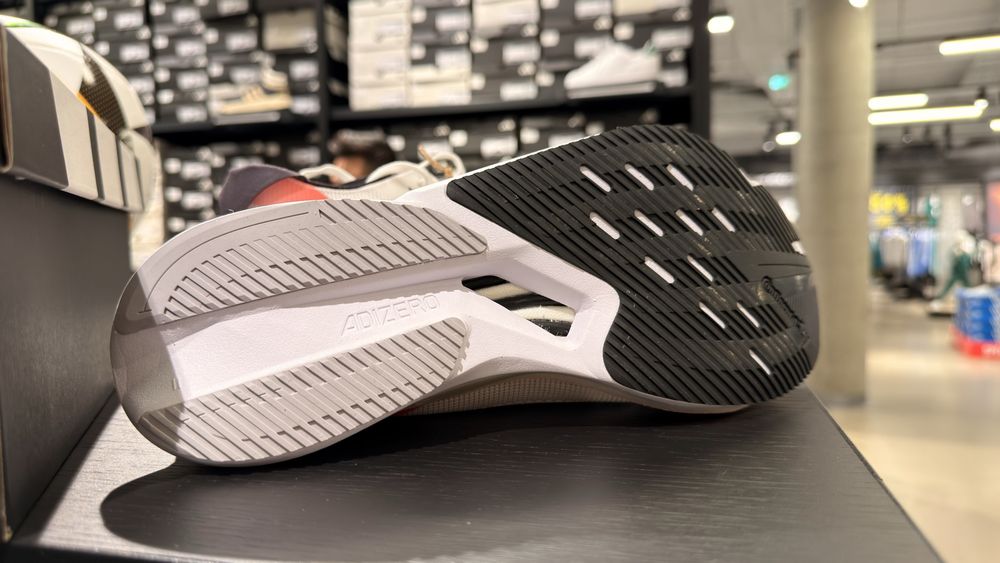 Adidas Adizero Boston 12 M originali la cutie ( 42, 4.2/3 si 43.1/3 )