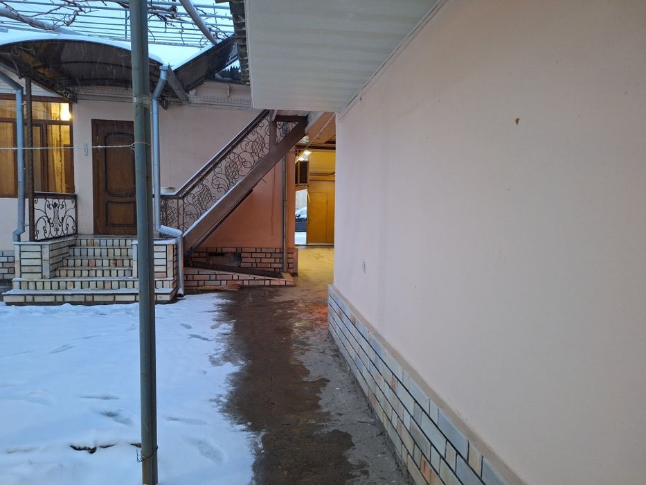 Uy sotiladi hovli 7 sotox