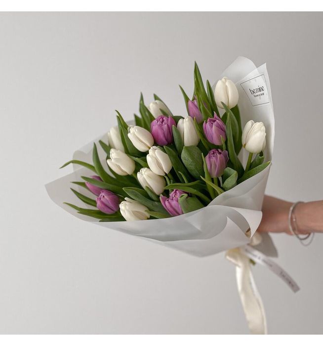 Тюльпаны свежие.