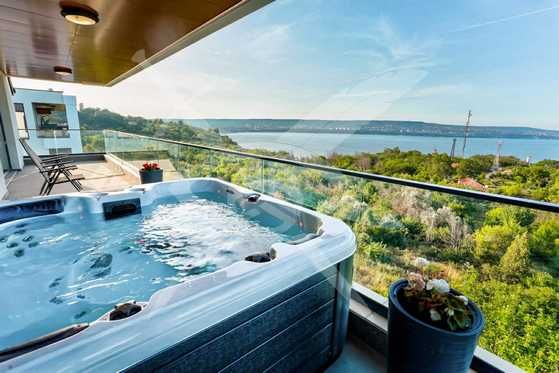 Четиристаен апартамент в района на Галата- 161072