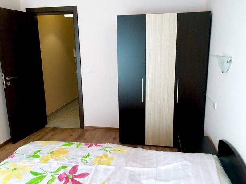 Дава се под наем Двустаен апартамент в Варна, Център - 70 кв.м за 600 € - Снимка #3