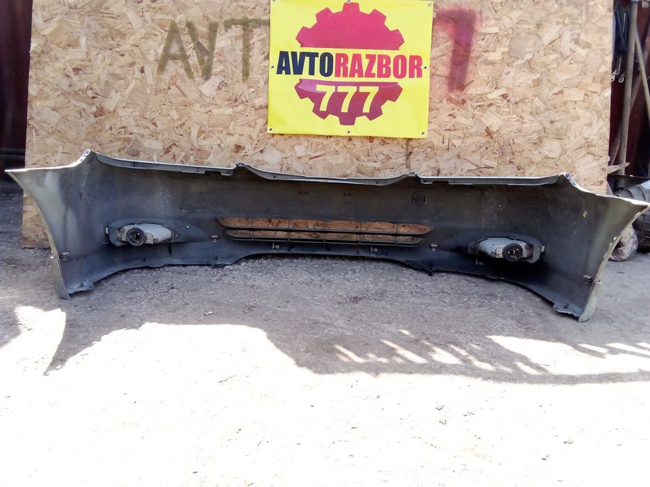 Передний бампер Тойота Камри XV30