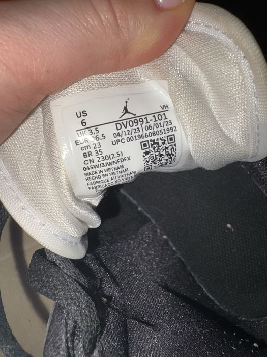 Vând air jordan 1 mid