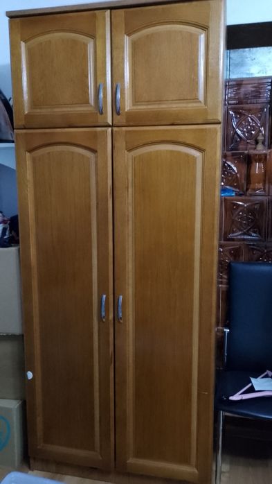 Vând 4 dulapuri de acest fel