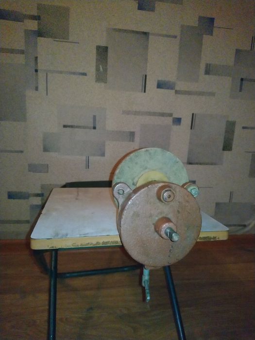 Продам настольное точило механическое