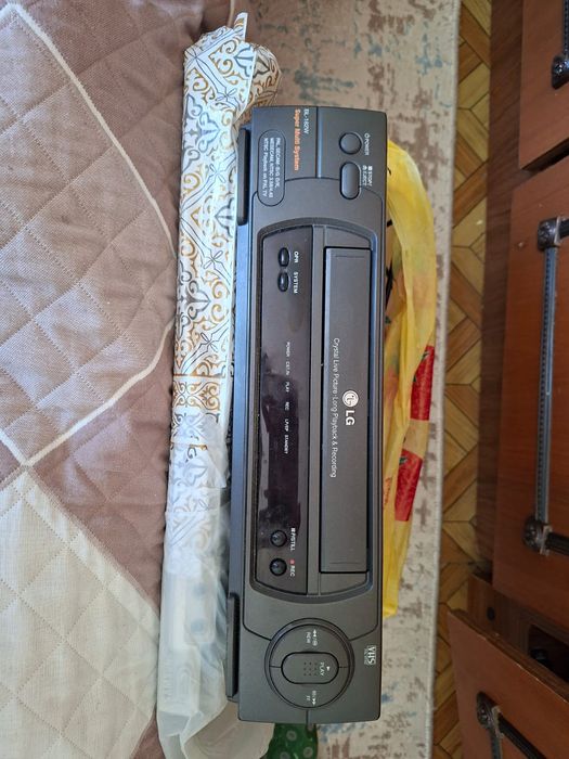 Видеомагнитофон LG BL-182W