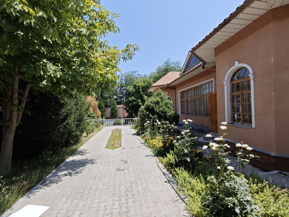 Продаётся дом (участок)