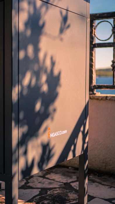 Огнена маса Engasco Slava High - Модерна дизайнерска маса