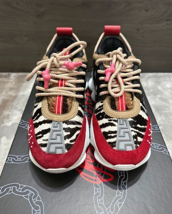 Versace chain reaction