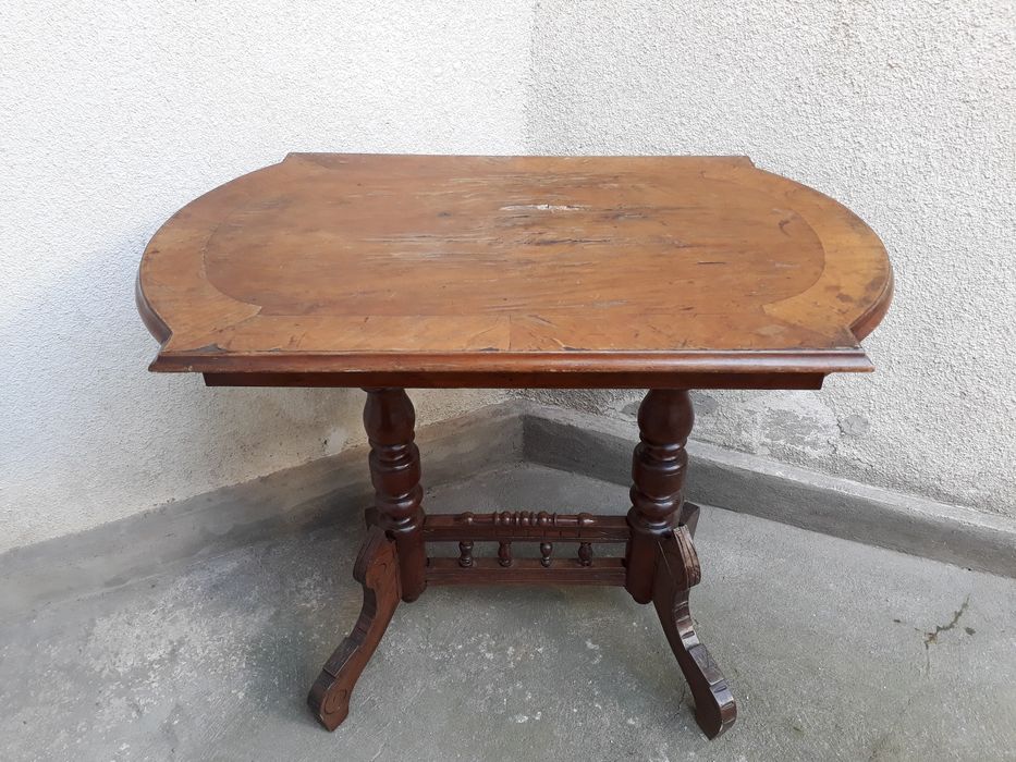 Măsuța veche antica de reparat /restaurat