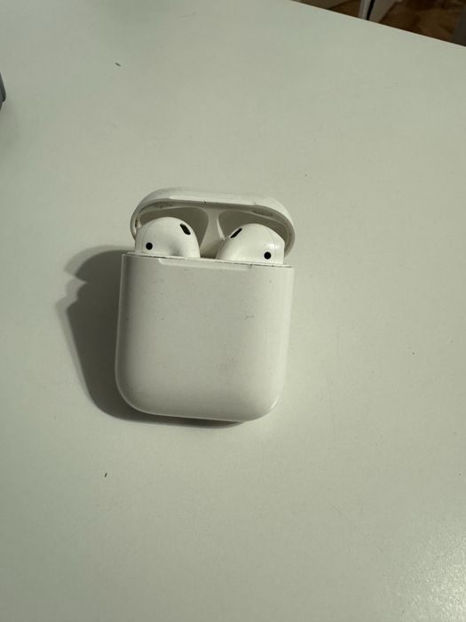 Продам AirPods 1 Оригинал