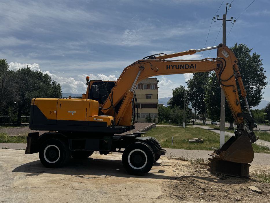 Сдается экскаватор в аренду. Ekskavator ijaraga beriladi.
