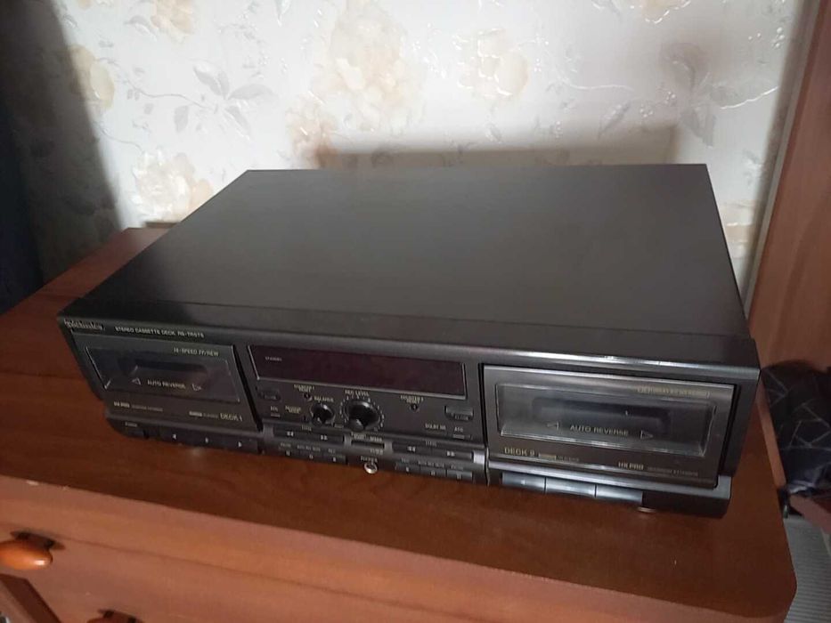 Продается кассетная дека Technics 575