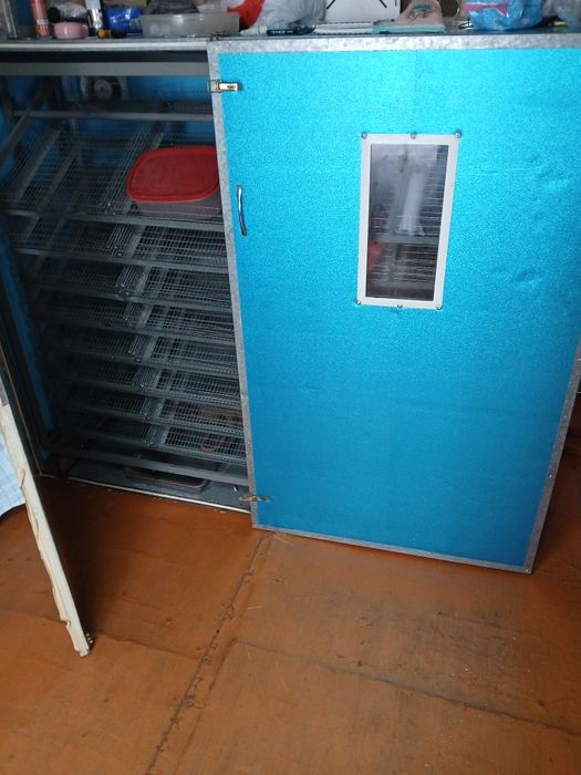 Большой инкубатор