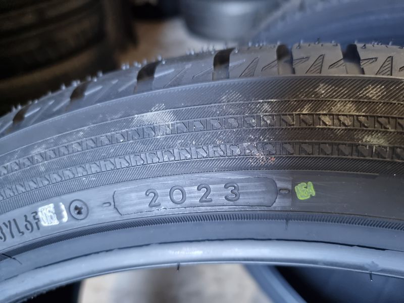 315/30/22//285/35/22 YOKOHAMA