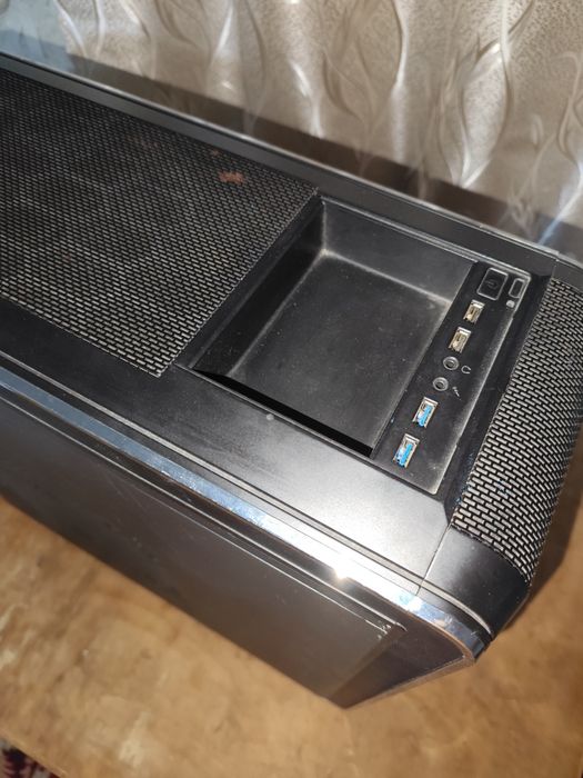 Компютър i5 4590, 12 gb ram, 240 ssd