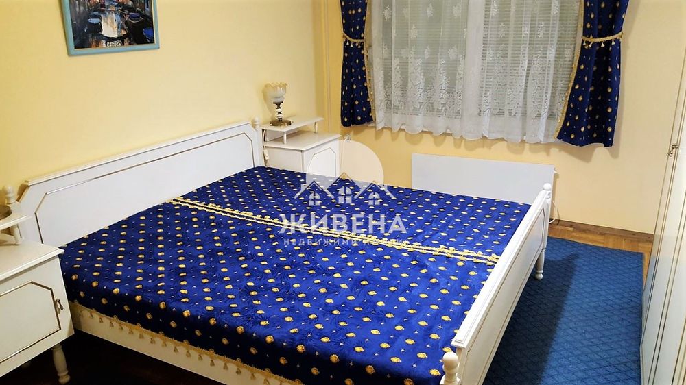Дава се под наем Тристаен апартамент в Варна, Централна поща - 120 кв.м за 614 € - Снимка #2