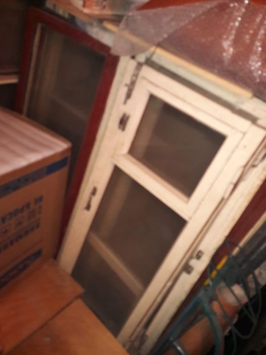 Оконные рамы деревянные со стеклом