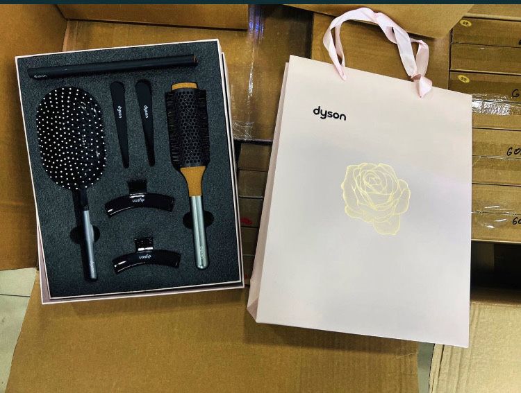 Dyson расчоска gift set 7in1.Dyson taroq original