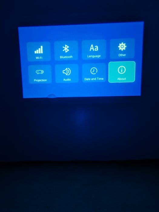 Cinema la tine acasă,Proiector portabil HY300,