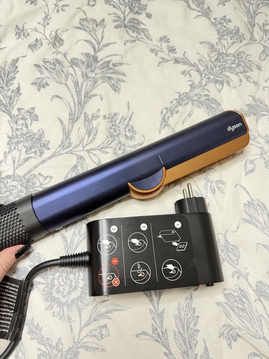 Продам Dyson Airstrait