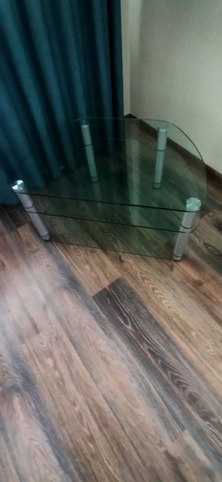 Продам стеклянную полку