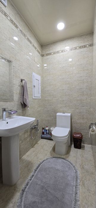Srochno Do'stlik metro bekatiga yaqin 3 xonali uy arendaga beriladi.