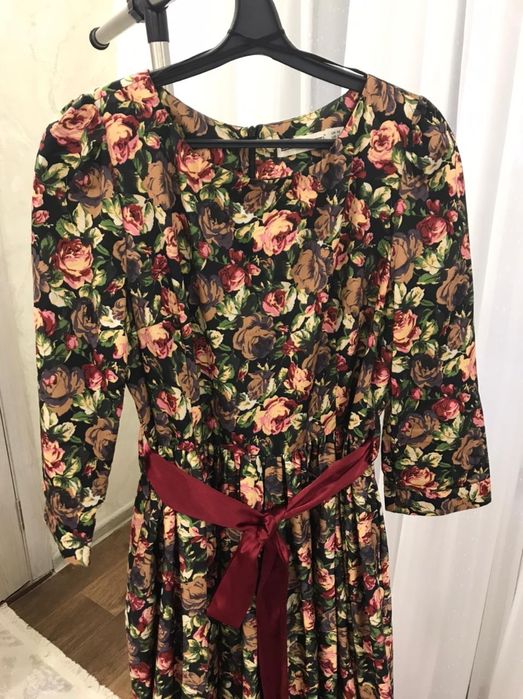 Продам платья нарядные