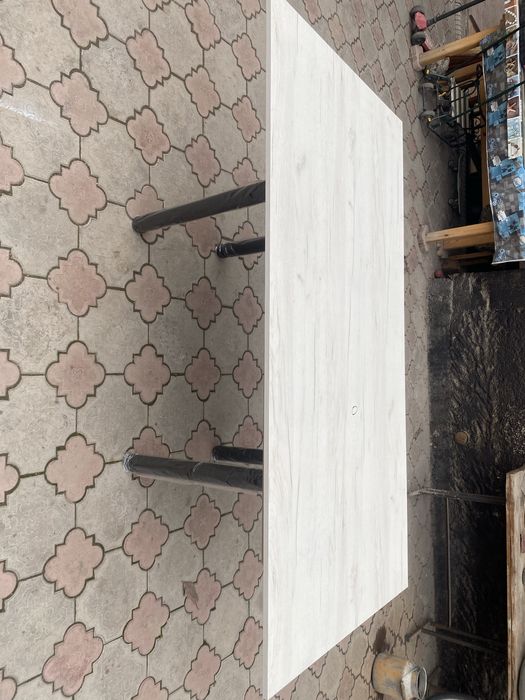 Продам кухонный стол