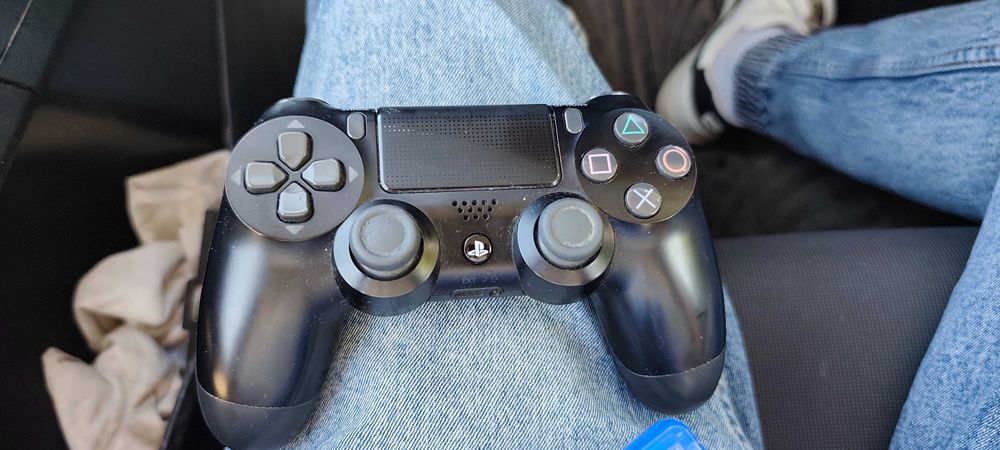 Playstation 4 pro 1tb
